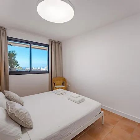 Apartmán Sea View Family Heated Pool